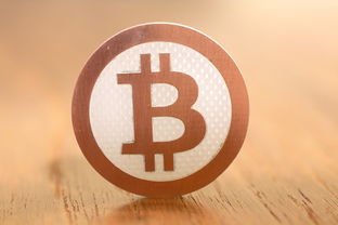為何分散和開放是因特網思維的中心?